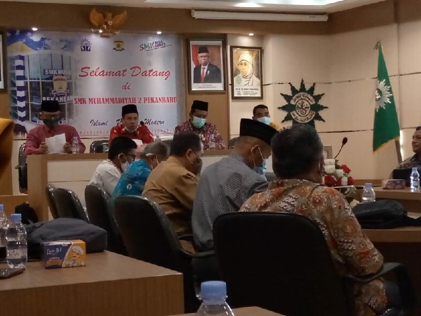 Kepala Sekolah SMK 2 Muhammadiyah Pekanbaru Diserahterimakan