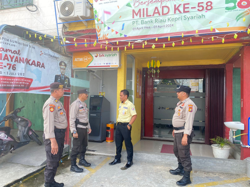 Kanit Samapta Polsek Kateman AKP JUMRI rutin melaksanakan kegiatan Patroli ke Bank se Kec. Kateman berupa Kegiatan Kepolisian Yang Ditingkatkan (KRYD)