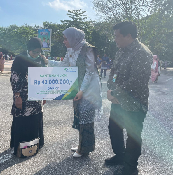 BPJS Ketenagakerjaan Rengat Mewarnai Upacara Pendidikan Nasional Tahun 2024 di Indragiri Hulu