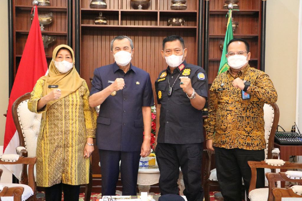 Bertemu Gubri, Kakanwil Jahari Bahas Masalah Kekayaan Intelektual dan Pembukaan Pelabuhan Dumai