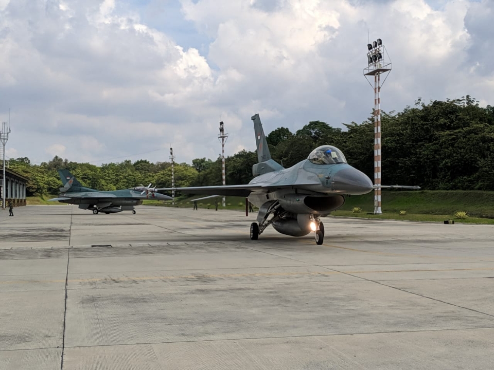 Perintah Panglima TNI, Empat Pesawat F16 dari Pekanbaru Merapat ke Natuna