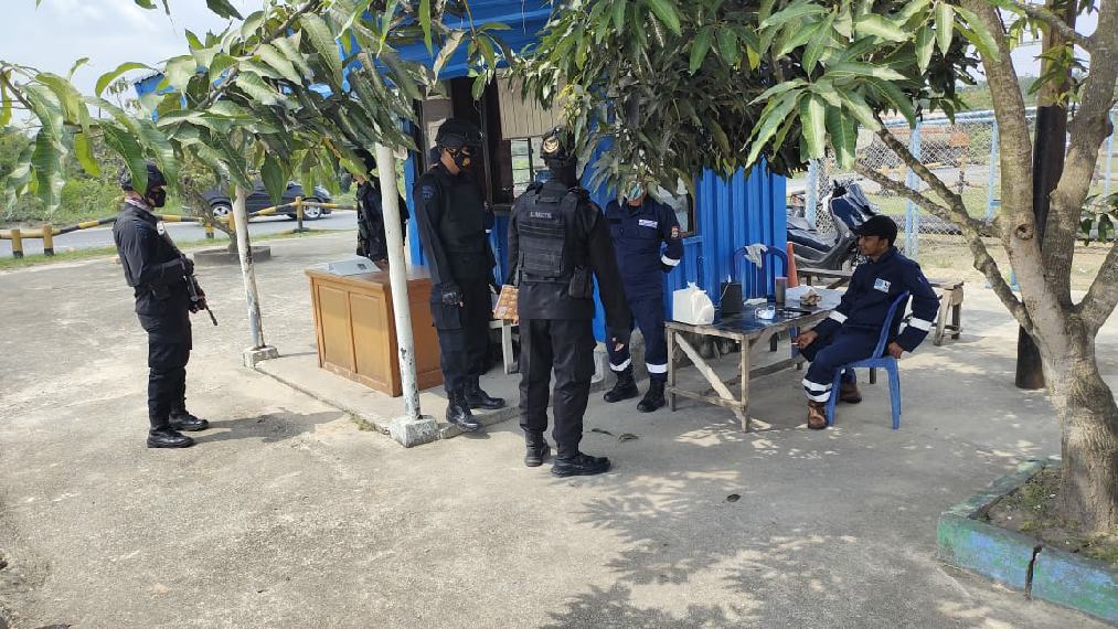 Batalyon B Pelopor Sat Brimob Lakukan Patroli Harkamtibmas