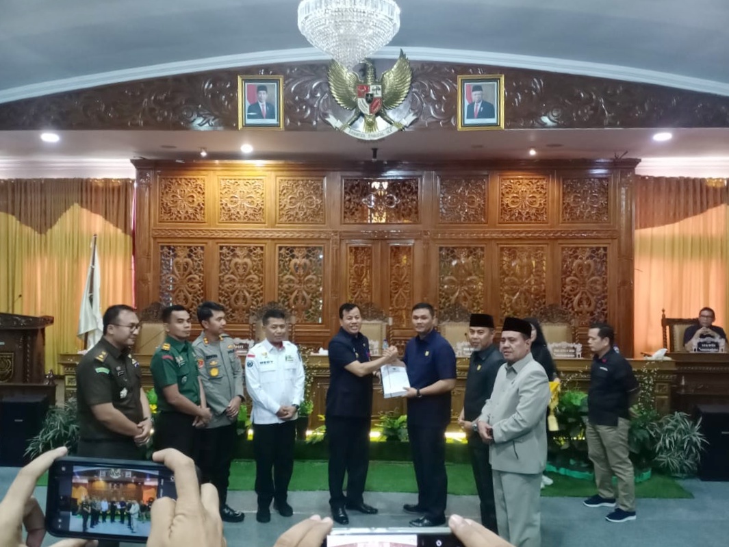 Paripurna DPRD Kuansing Sampaikan Nota Pengantar RAPBD 2023, Plt Bupati Minta Kedepankan Kebersamaan