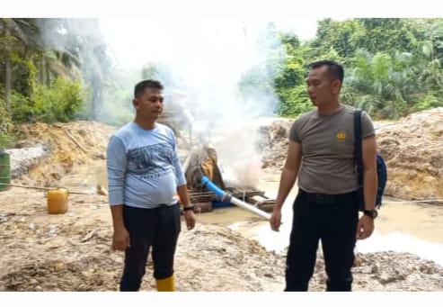 Mendapat Pengaduan Warga Kapolsek Benai Tertibkan 2 Rakit PETI Di Dusun Pulau Lowe