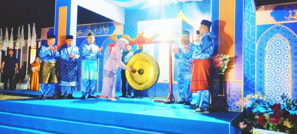 Resmi Bupati Rezita Buka MTQ Tingkat Kecamatan Rengat Barat Ke-25 di Desa Danau Tiga