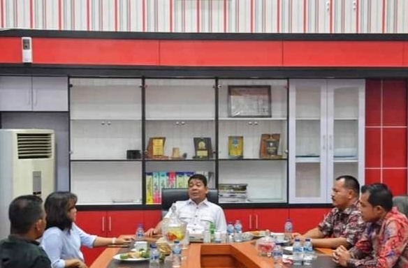 Fraksi PDIP DPRD Rohil Kunjungi Waka DPRD Riau Syafaruddin Poti