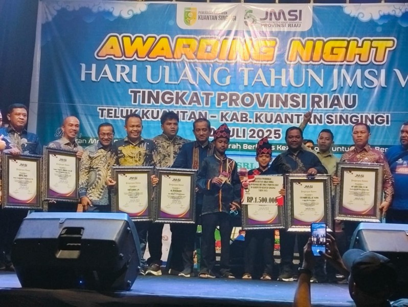 Zulhanafiah Dinobatkan Sebagai Tokoh Pemberdayaan Desa Teladan JMSI Award 2025