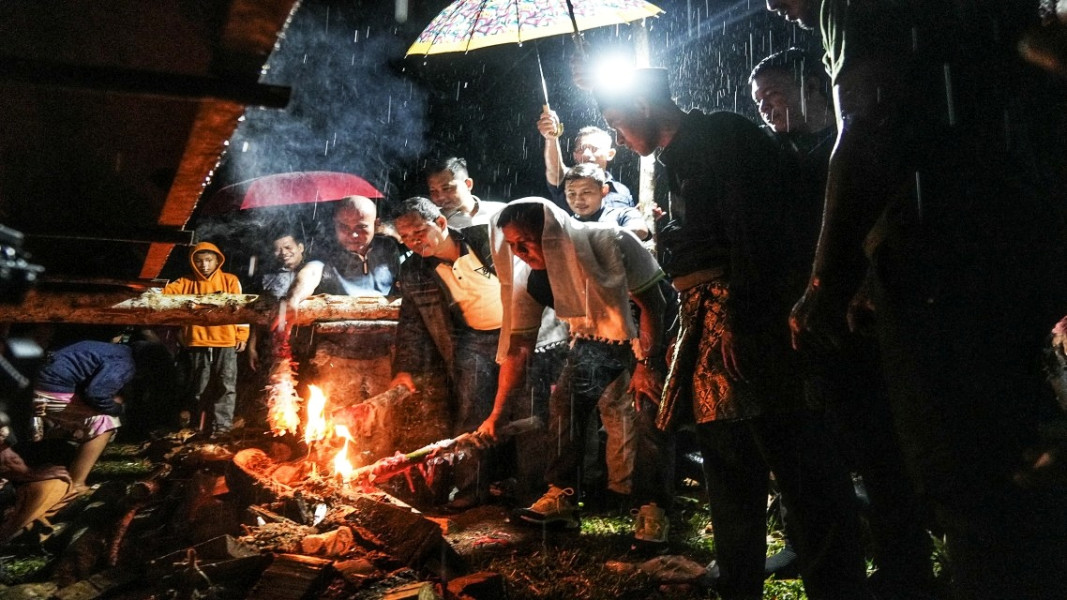 Disambut Ribuan Warga Saat Melayur Jalur Langkah Siluman Buayo Danau, Masyarakat Sitorajo Kari Dukung Bupati Suhardiman Lanjutkan Kepimpinan