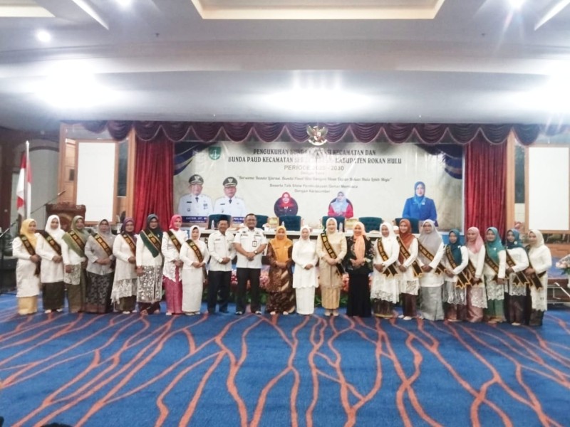 Ratusan Bunda PAUD Dan Literasi Se-Rokan Hulu Dilantik, Dorong Generasi Cerdas Menuju Indonesia Emas