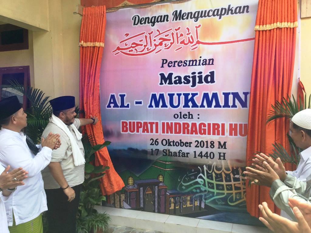 Bupati Yopi Resmikan Masjid Al-Mukminin di Kelurahan Sekar Mawar, Pasir Penyu