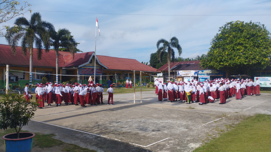 Penuh Khidmat,SDN 14 Sibabat Gelar Upacara Bendera Hardiknas 2024