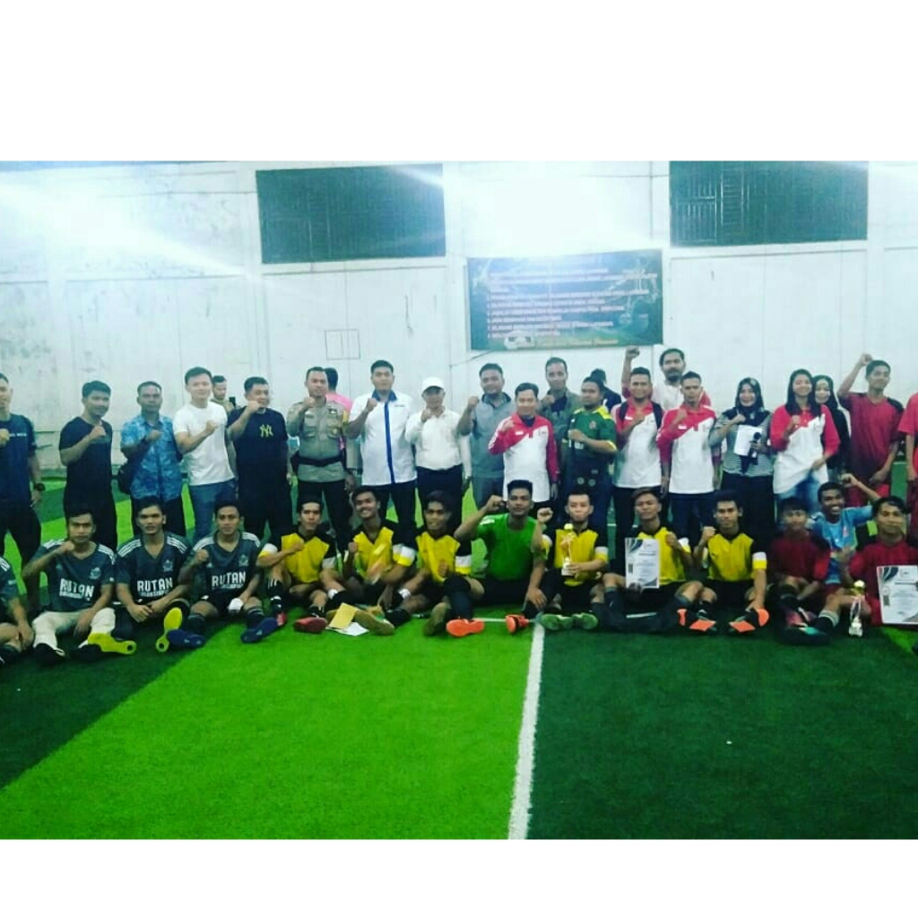 Wakil Ketua ll DPRD Rohil Tutup Turnamen Futsal Bupati LIRA Cup ll