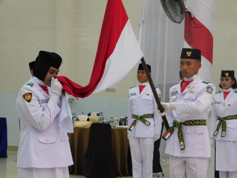 Jelang Peringati 17 Agustus 2024, Bupati Natuna Kukuhkan Paskibra