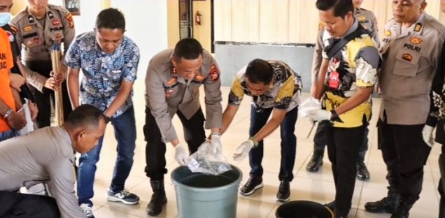 Polres Rohil Musnahkan Barang Bukti Sabu Seberat 1.049,78 Gram dari Dua Tersangka