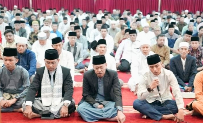 Bupati Rohil Gelar Open House Usai Sholat Idul Adha di Masjid Agung Al-Ikhlas