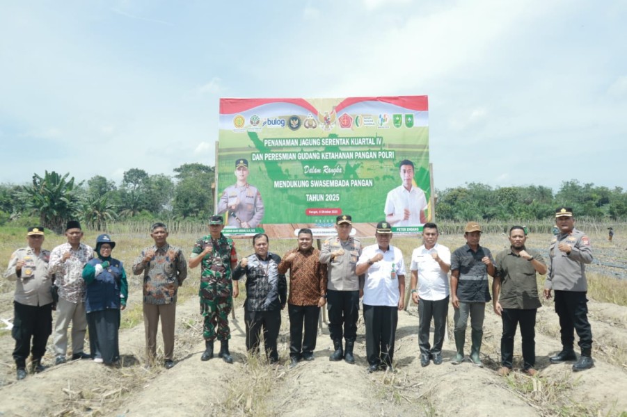 Penanaman Jagung Pipil Serentak Kuartal IV Bersama Presiden, Polres Inhu di 13 Titik, Waka Di PT. TJS