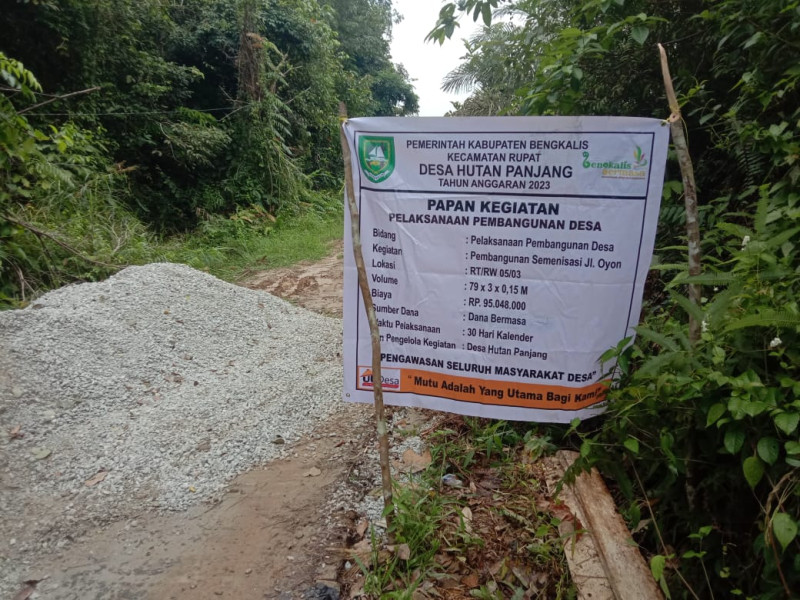 Pemdes Hutan Panjang Manfaat Dana Bermasa Bangun Seminisasi Jalan Oyon.