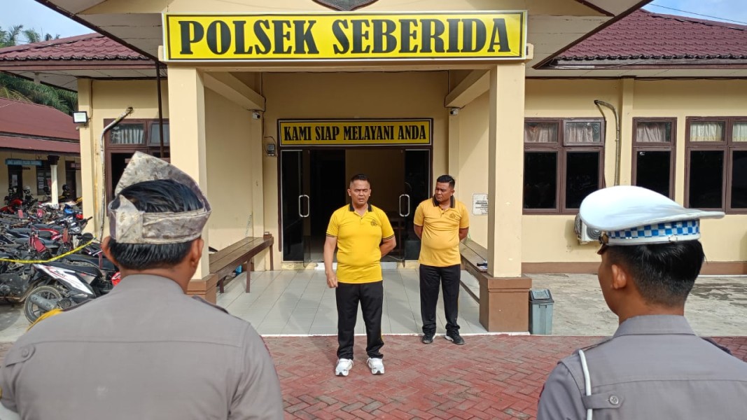 Kapolsek Seberida Pimpin Apel Pagi, Tekankan Disiplin dan Pelayanan Humanis