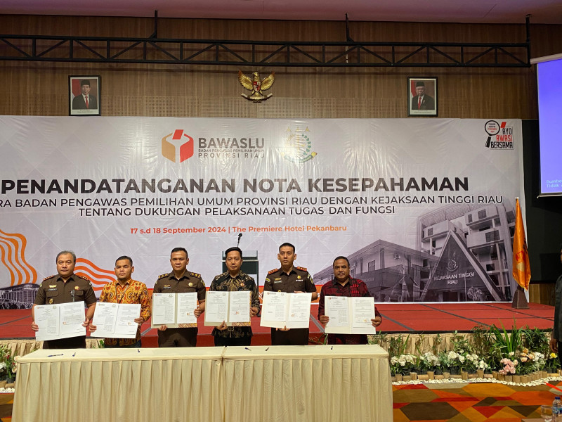 Menuju Pilkada Serentak, Bawaslu Inhu dan Kejari Inhu Teken MoU Kerjasama