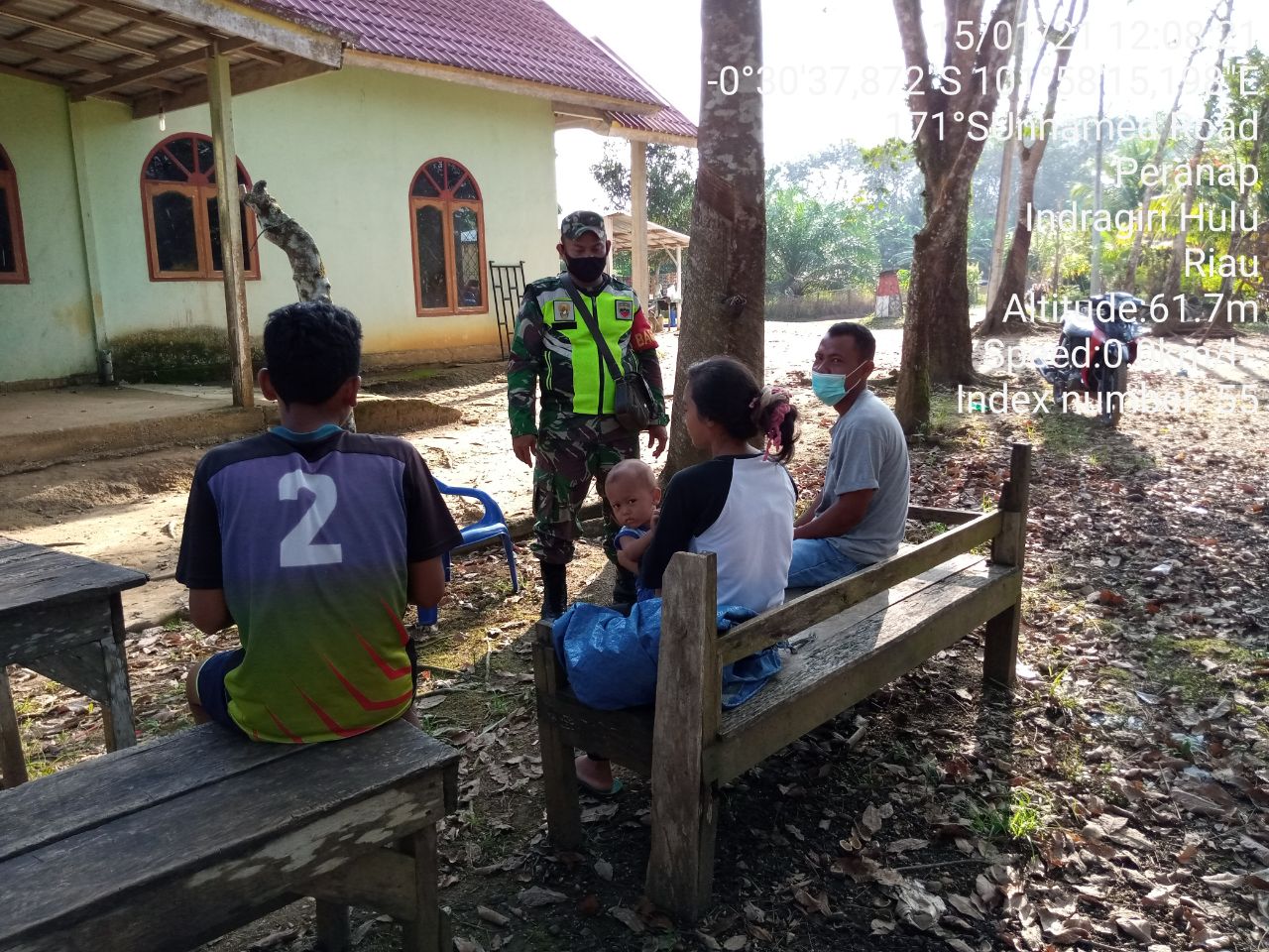 Cegah Penularan Covid 19, Serda Noto Priyo Himbau Warga Pakai Masker