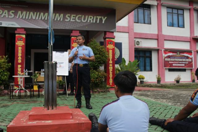 Kadivpas Kanwil Kemenkumham Riau Pimpin Bina Jasmani di Tiga UPT Wilayah Rumbai