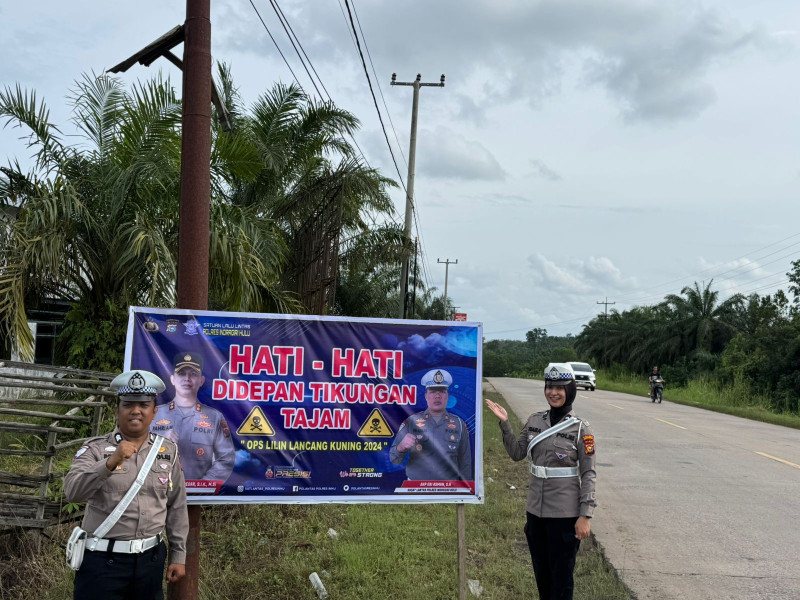 Operasi Lilin LK 2024, Polres Inhu Pasang Spanduk dan Imbauan Radio