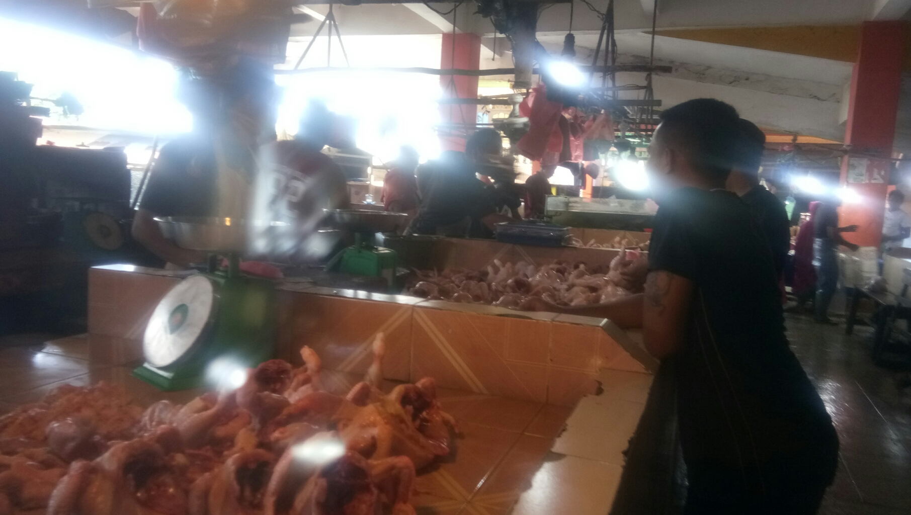 Jelang Puasa di Pasar Soegih Inhu, Harga Ayam Potong Melonjak