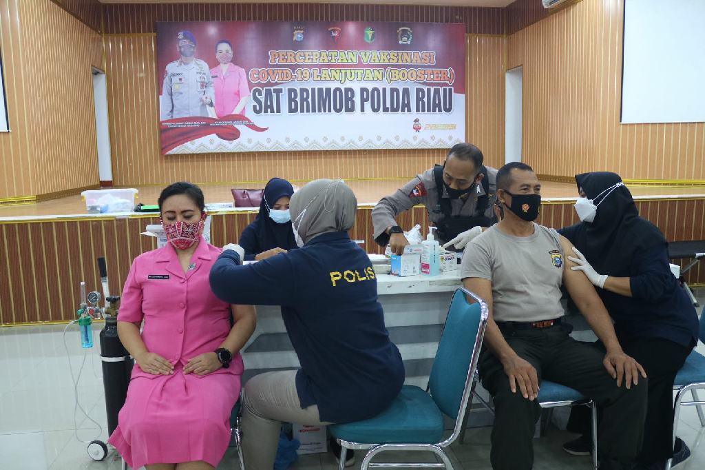 Vaksinasi Dosis 3 Booster bagi Personel dan Bhayangkari Sat Brimob Polda Riau Dimulai Hari Ini