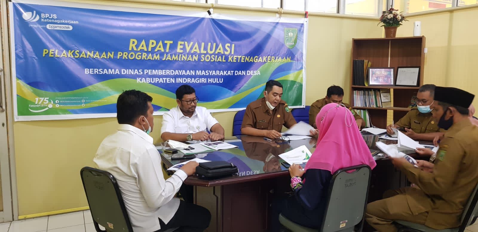 BPJS Ketenagakerjaan Rengat Gelar Rapat Evaluasi Bersama Dinas PMD Inhu