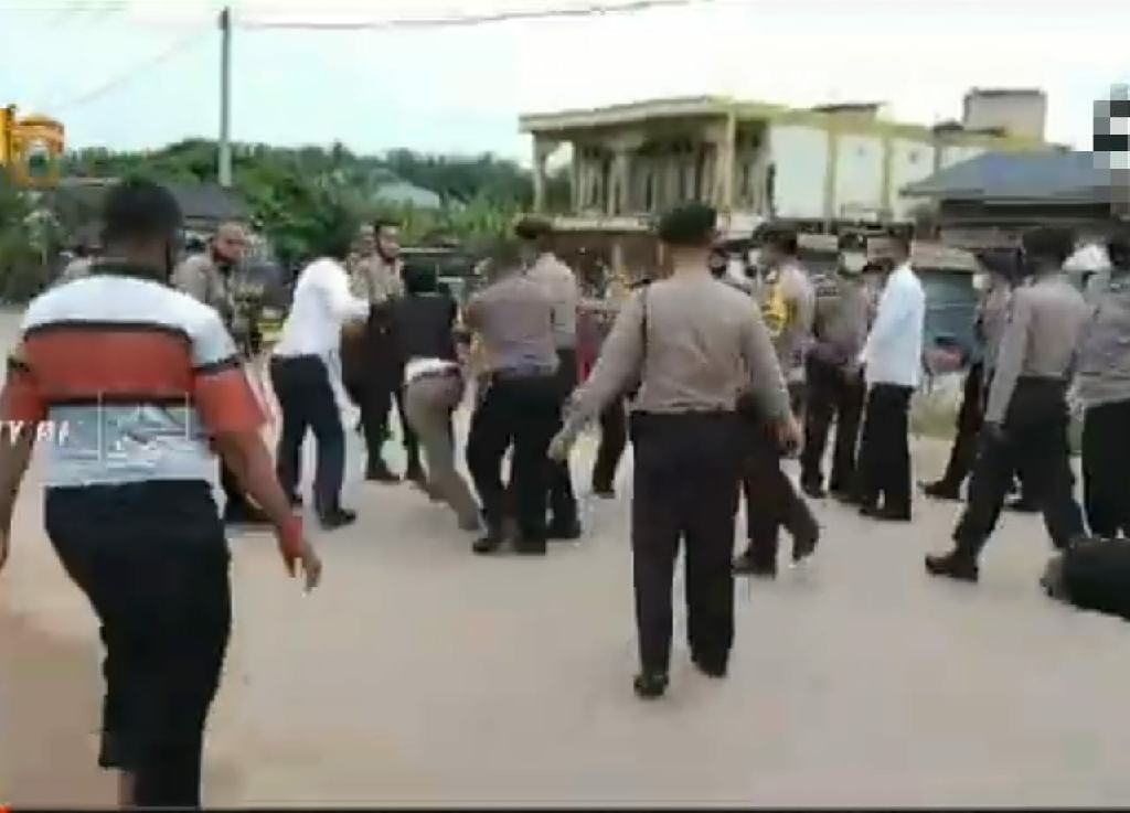 Dua Kelompok Buruh di Tapung Hulu Bentrok, Aparat Kepolisian Redam Situasi