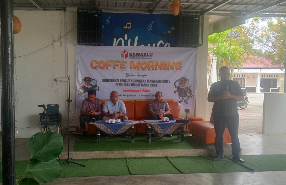 Bawaslu Rohul Gelar Konferensi Pers & Cooffe Morning Dengan Wartawan