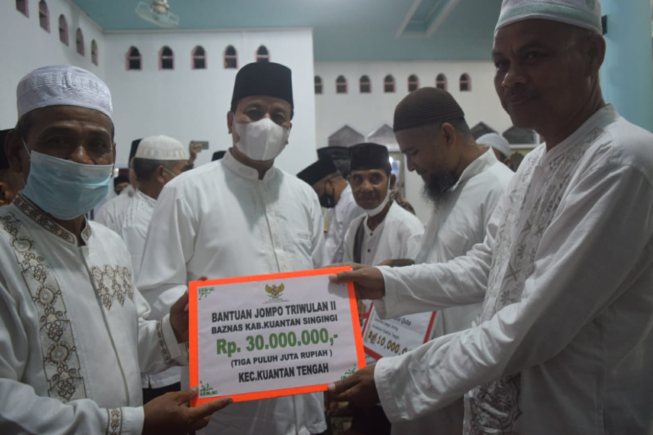 Safari Ramadhan Perdana, Plt. Bupati Kuansing Tarawih Keliling Bersama Forkopimda