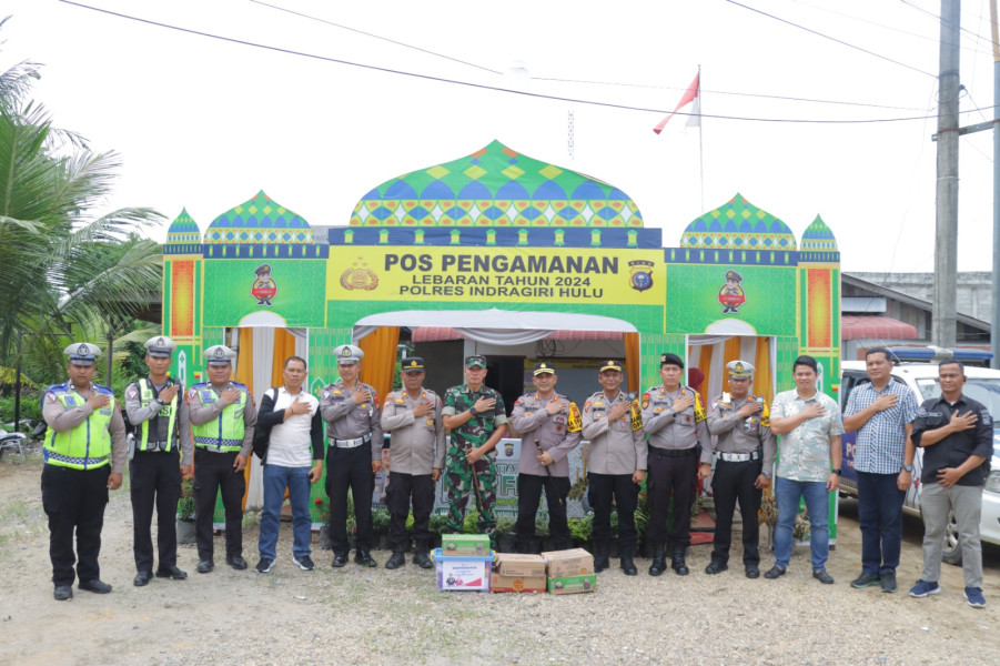 Didampingi Ketua Bhayangkari Cabang Inhu, Kapolres Kunjungi Pos Yan dan Pos Pam