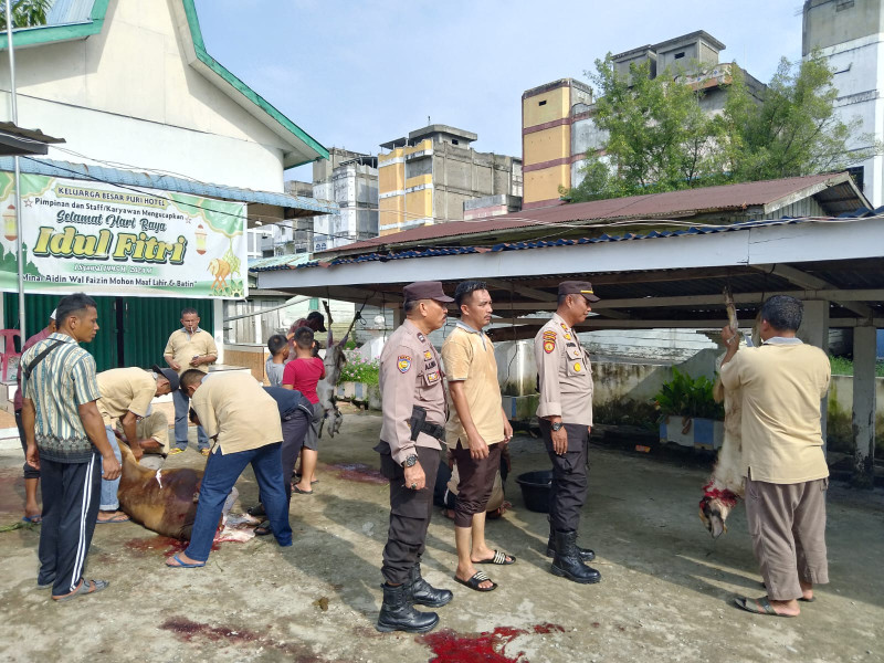 Kapolsek Kateman AKP Ermanto, S.H., M.H Pimpin Pengamanan Pemotongan Hewan Kurban  Sekecamatan Kateman