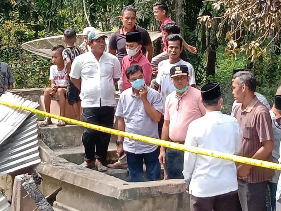 Wakil Bupati Kuantan Singingi Mendatangi Korban Kebakaran di Desa Sikakak Cerenti