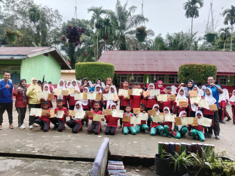 SDN 016 Kelesa Gelar Pembagian SKL Siswa Kelas VI dan Raport Semua Siswa