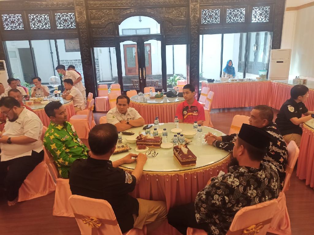 Akan bela Indonesia di Ajang SEATTA Thailand, M Alghifari Dijamu Makan Siang oleh Wagub Riau