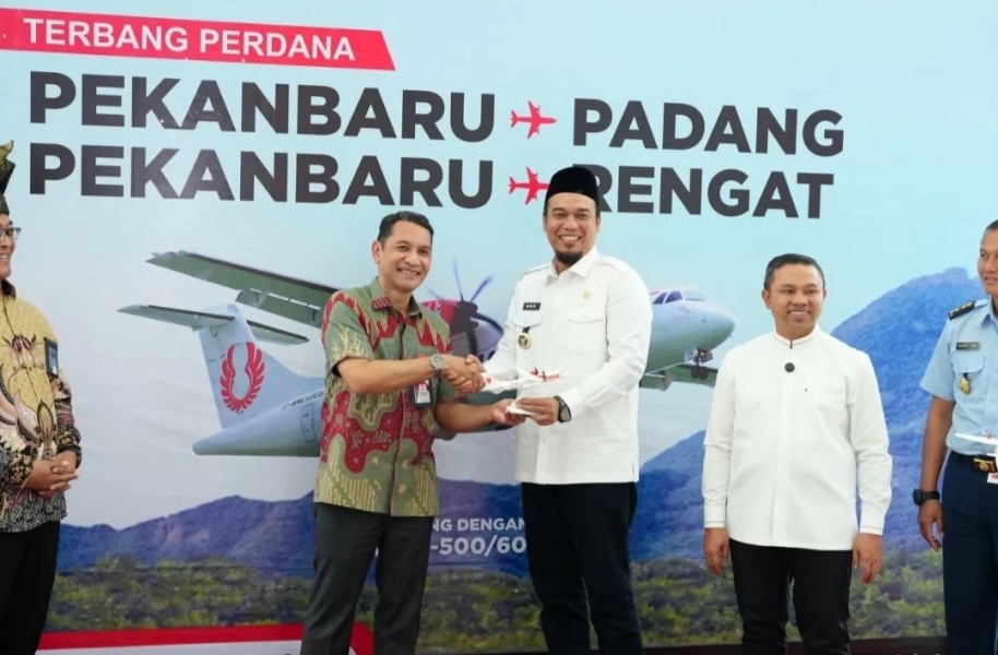 Wings Air Resmi Terbang Rute Pekanbaru-Rengat-Pekanbaru Bupati Ade dan Gubri Hadiri Penerbangan Perdana