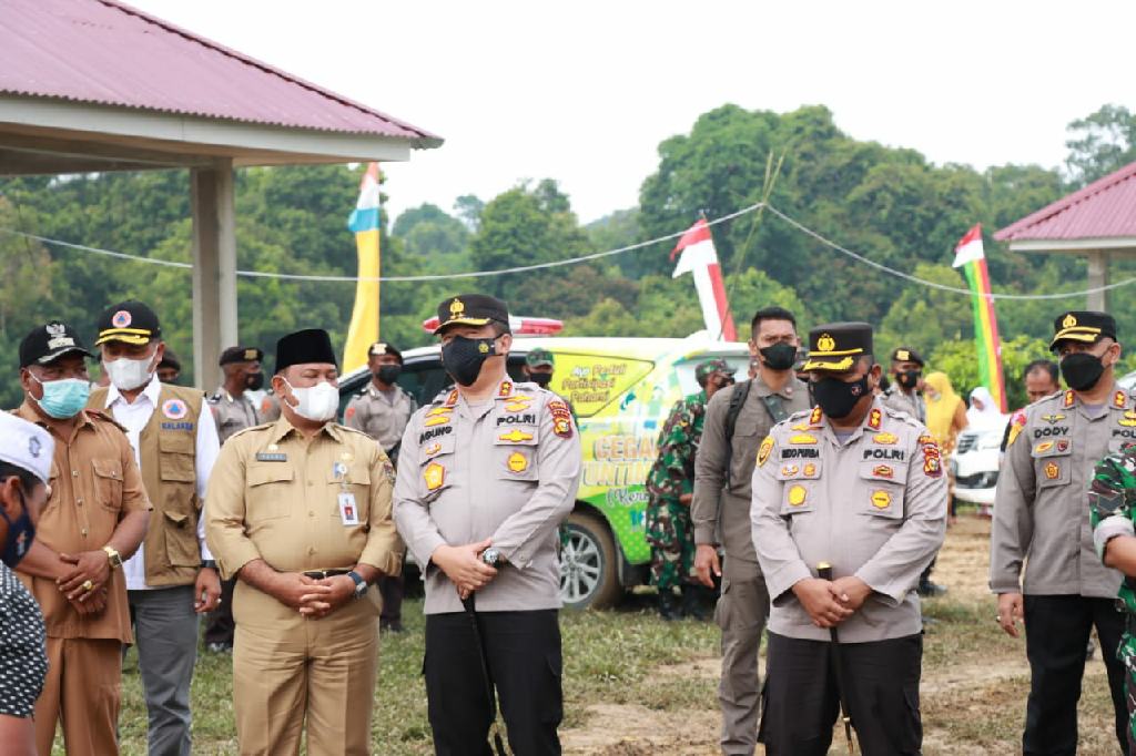Kunjungi Desa Gading Permai, Kapolda Riau Support Renovasi Masjid Syeh Abdurrahman 
