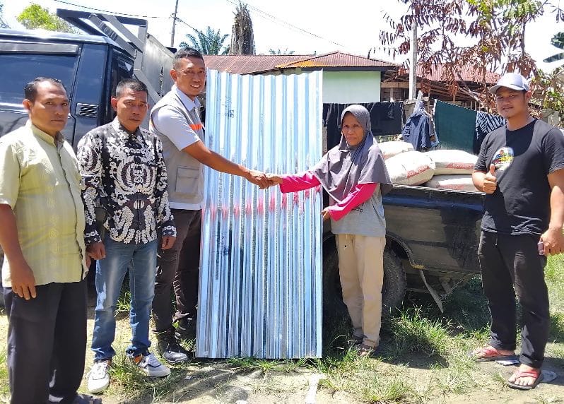 PT Inecda Kembali Salurkan Bantuan untuk Witta Janda Korban Kebakaran di Inhu