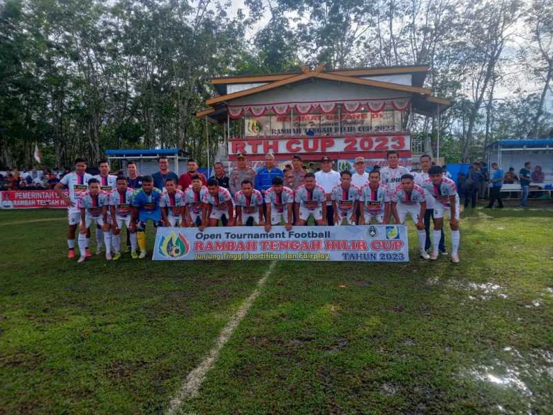 Bupati Rohul Secara Resmi Tutup Open Tournament Football RTH Cup II Tahun 2023