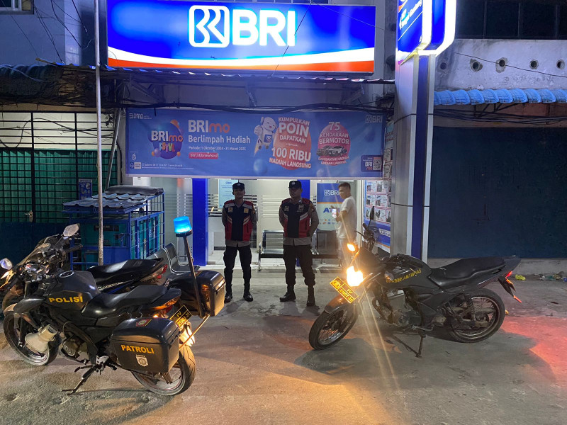 Polsek Kateman Tingkatkan Keamanan, Imbau Satpam Bank Tingkatkan Kewaspadaan Malam Hari