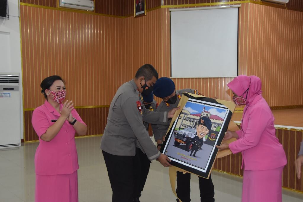 Syukuran Kenaikan Pangkat dan Pelepasan Perwira dan Bintara Sat Brimob Polda Riau yang Mutasi