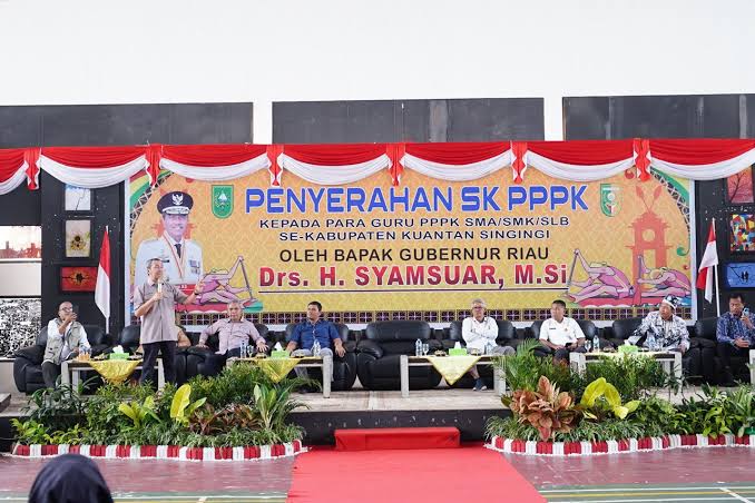 Tangisan Guru Honorer Propinsi Pecah, Sekian Lama Jadi Guru Honorer Tak Kunjung Di Angkat Jadi PPPK