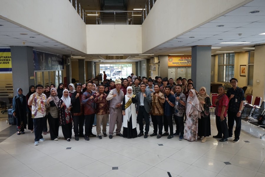 Sewitri Beri Inspirasi Kepemimpinan dan Beasiswa bagi Mahasiswa ITB Riau