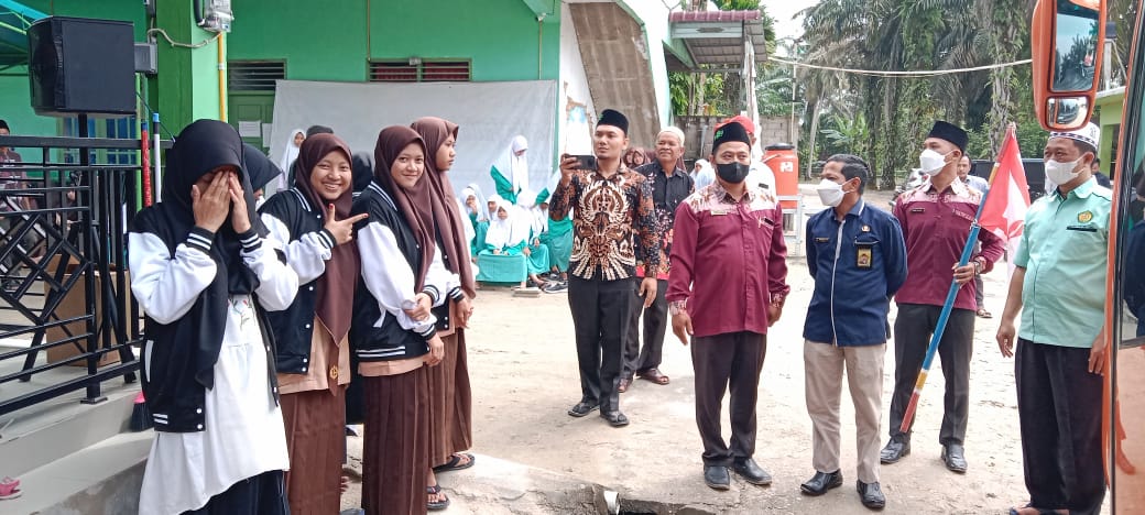 Mantap, MA dan MTs Nurul Huda Kirim 30 Anak Didiknya ke Kampung Inggris, Kediri