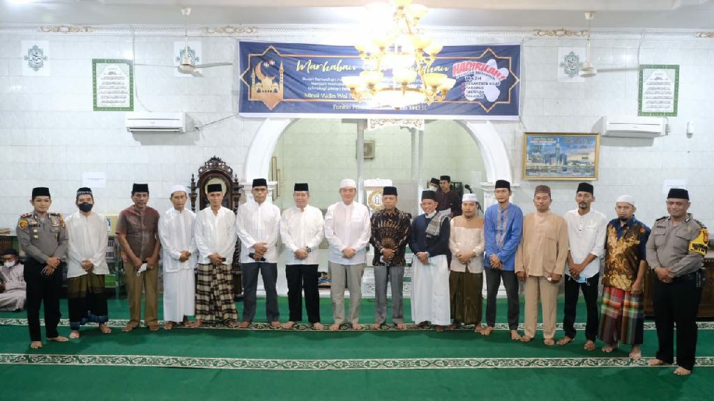 Kapolsek Limapuluh Dampingi Safari Ramadhan Subuh Berjamaah Kapolda Riau