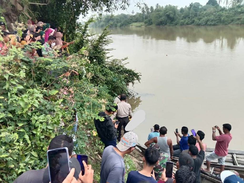 Penemuan Sesosok Mayat Tak Dikenal Terapung di Sungai Kampar, Begini Ciri-cirinya