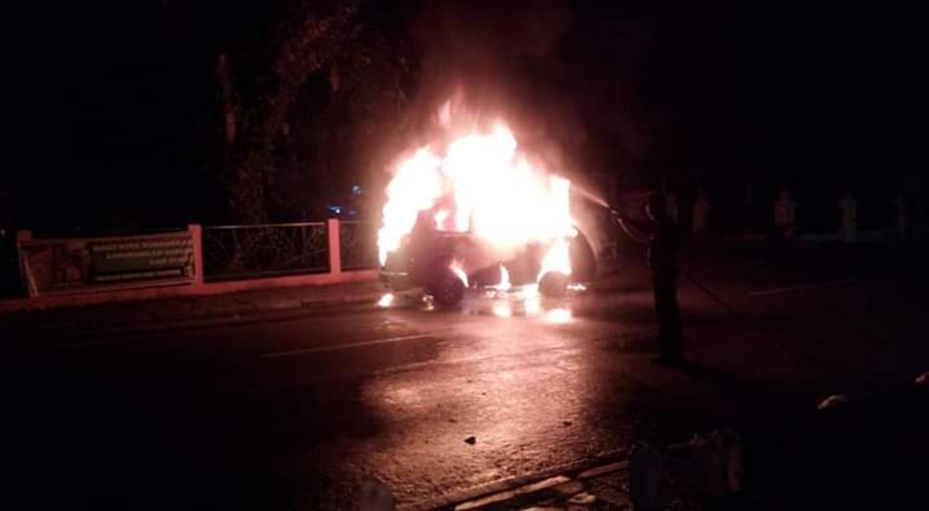 Mobil Operasional Ponpes dan SMPS Muhammadiyah Air Molek Terbakar di Kota Rengat