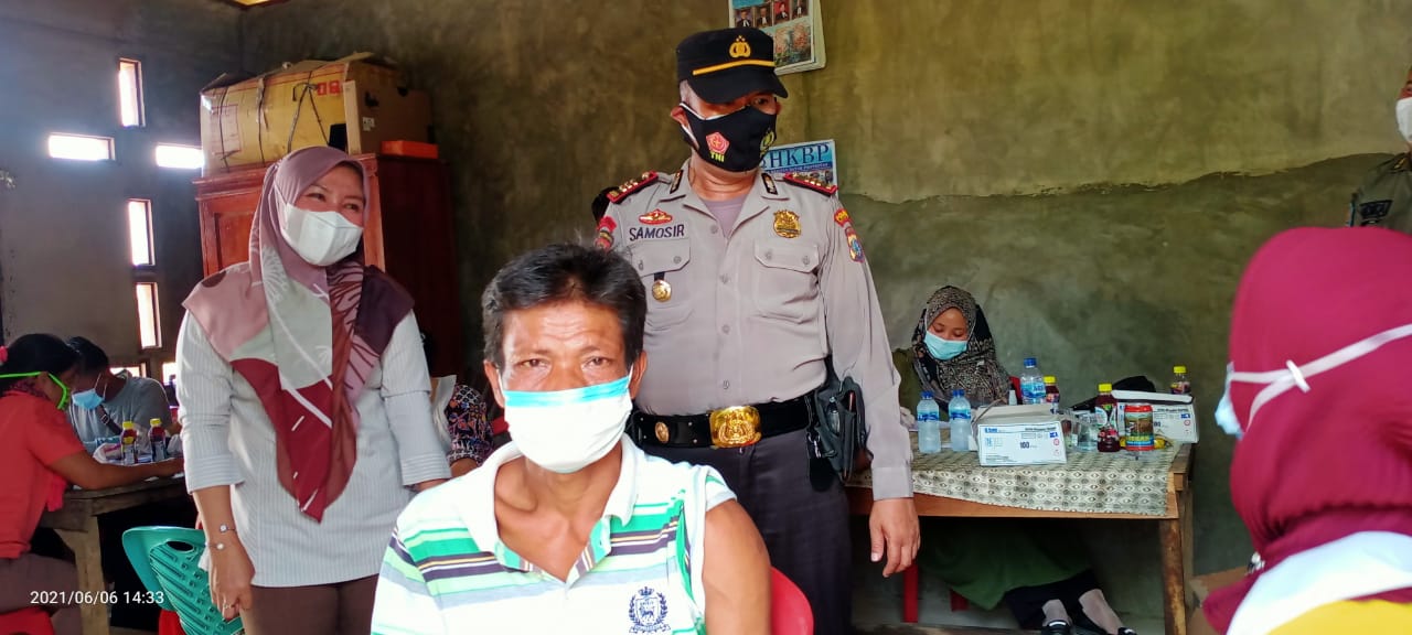 Camat Rakit Kulim Tinjau Pelaksanaan Vaksinasi di Desa Talang 7 Buah Tangga